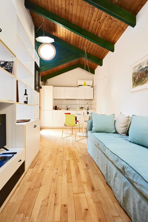 Living room, Photo of the whole room
