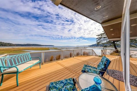 Oasis By The Sea House in Whidbey Island