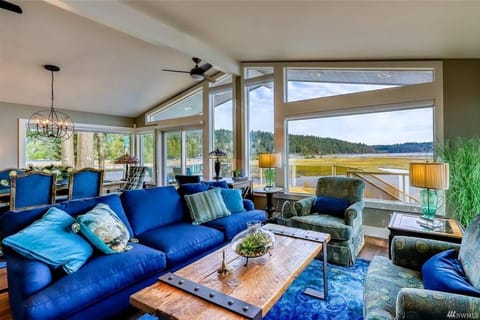 Oasis By The Sea House in Whidbey Island