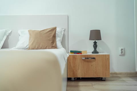 Bed, Photo of the whole room, Bedroom, hair dresser