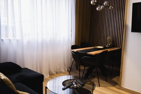 TV and multimedia, Living room, Dining area