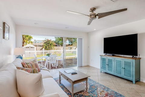 Sunny Sea Breeze House in Naples Park