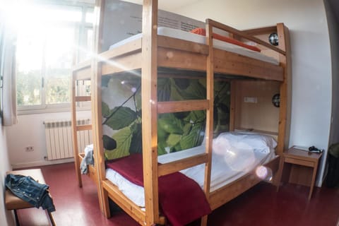 Bedroom, bunk bed