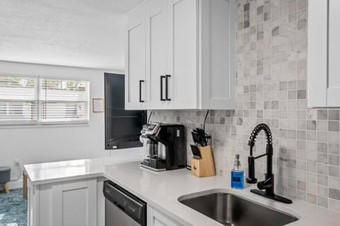 The Peaceful Village unit#4 House in Plant City