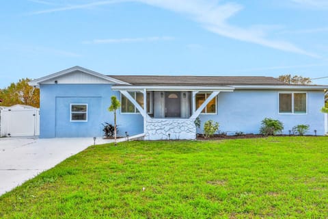 Blue on Fox Run House in Apollo Beach