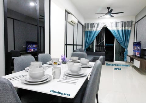 TV and multimedia, Living room, Seating area, Dining area