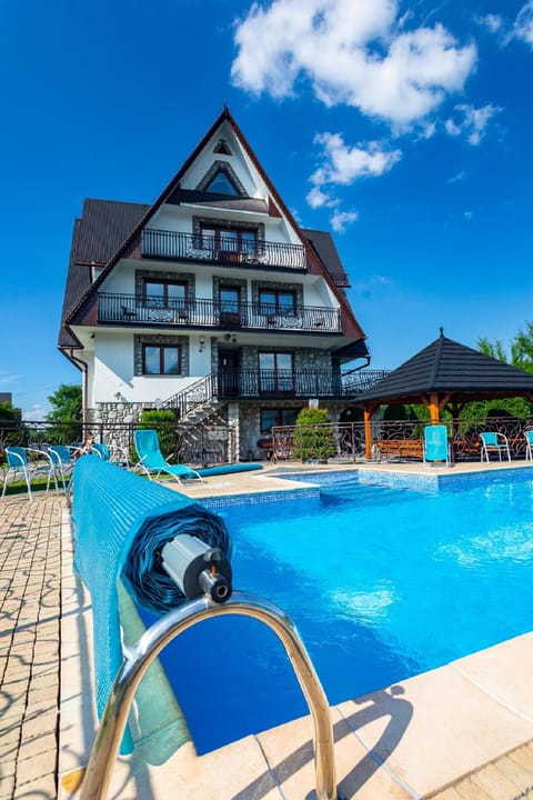 Property building, Pool view, Swimming pool