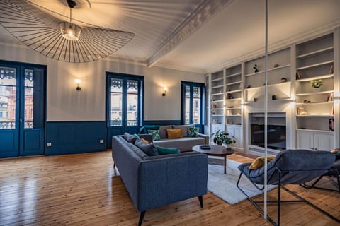 Living room, Seating area
