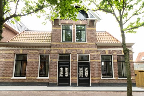Property building, Day