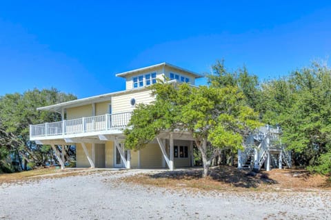 Ole River Cottage House in Ono Island