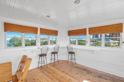 Ole River Cottage House in Ono Island