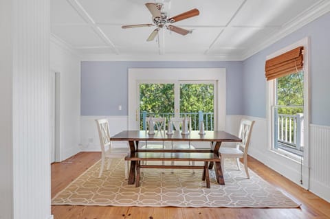 Ole River Cottage House in Ono Island