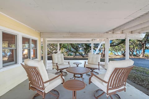 Ole River Cottage House in Ono Island