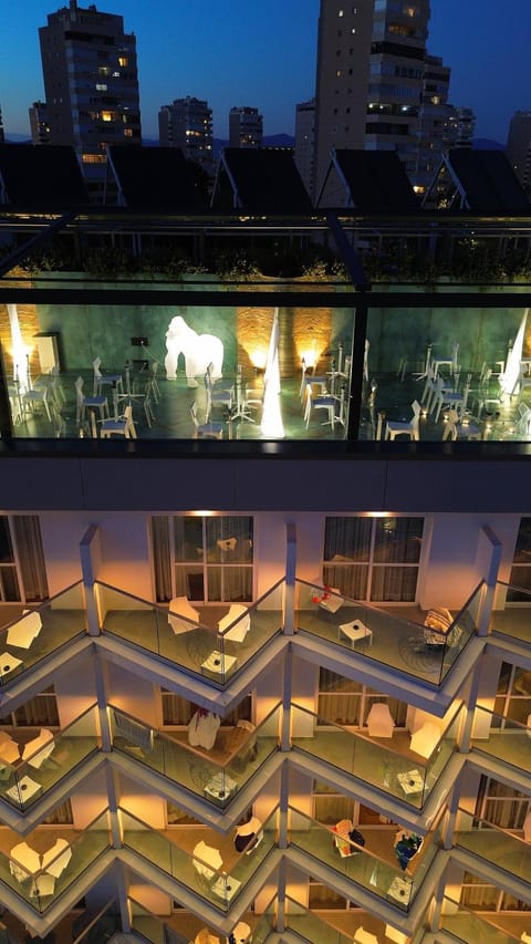 Property building, Restaurant/places to eat