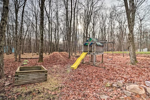 Game Room and Lake Access Albrightsville Home! House in Tunkhannock Township