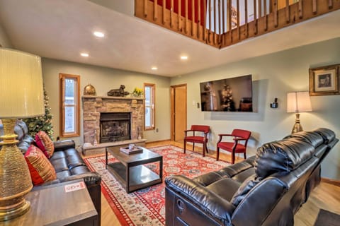 Game Room and Lake Access Albrightsville Home! House in Tunkhannock Township