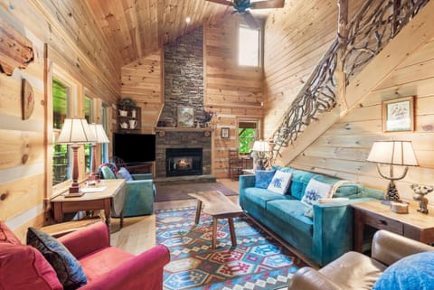 Mountain Laurel Lodge House in Brushy Fork