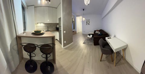 Kitchen or kitchenette, Dining area, stove