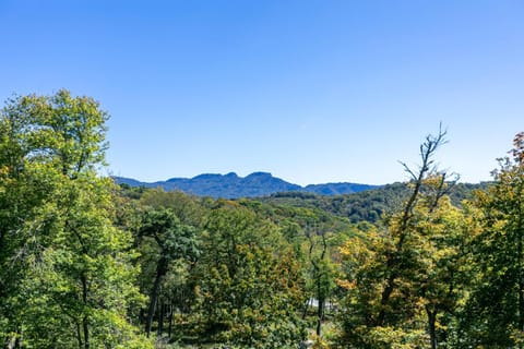 Heart Rock Lodge House in Sugar Mountain