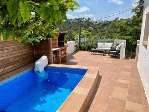 Natural landscape, View (from property/room), Garden view, Mountain view, Pool view, Swimming pool, sunbed