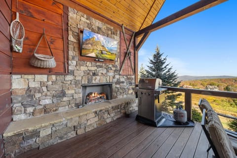 Peregrine's Perch at Eagles Nest House in Beech Mountain