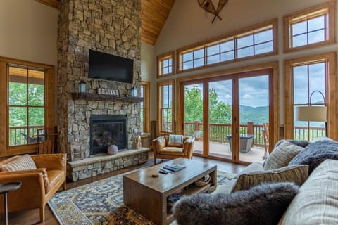 Bear Tracks at Eagles Nest House in Watauga