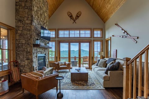 Bear Tracks at Eagles Nest House in Watauga