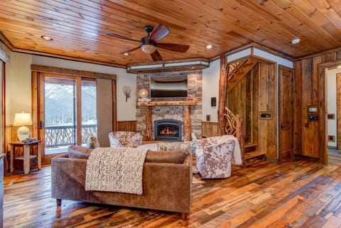 Rivers Edge at Eagles Nest House in Watauga