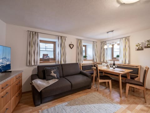 TV and multimedia, Living room, Dining area, kitchen