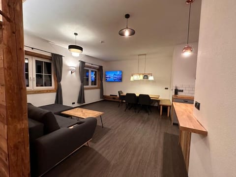 Chalet Schwarz Chalet in Tyrol