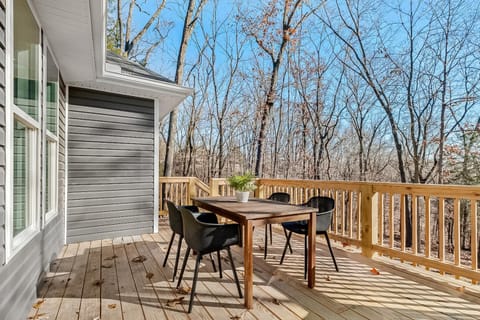 The Dutchman House in Bella Vista