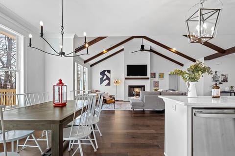 The Dutchman House in Bella Vista