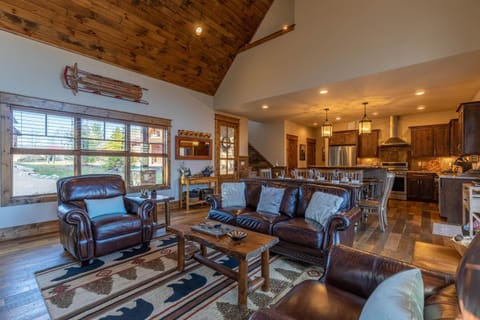 Little Cubs Cabin at Eagles Nest Cabin in Beech Mountain