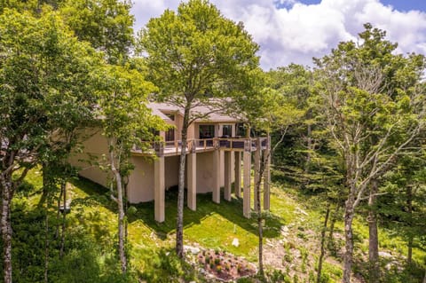 On the Rocks House in Sugar Mountain