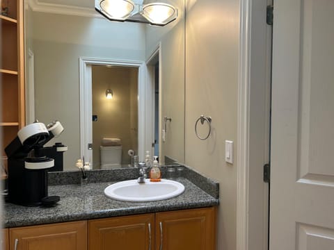 independent entrance cozy room with private bathroom close to YVR Richmond Vacation rental in Richmond