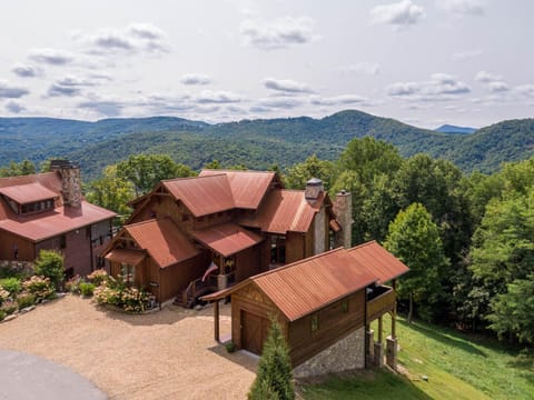 Birds Nest Retreat at Eagles Nest House in Watauga