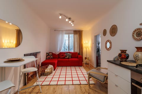 Bed, Kitchen or kitchenette, Living room, Photo of the whole room, Seating area, Dining area
