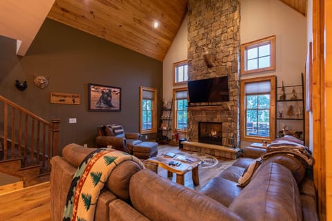 Bearingers Bluff at Eagles Nest House in Watauga