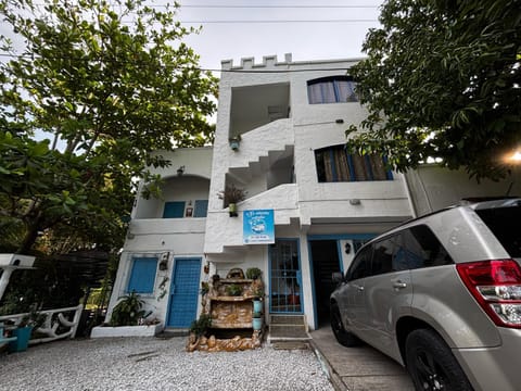 Property building, Day, Parking