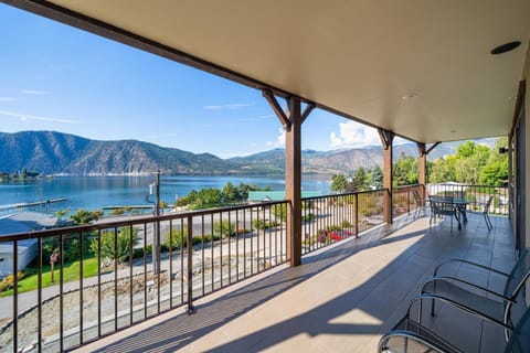 Marina's Edge Condo walk to restaurants and wineries condo Apartment in Manson