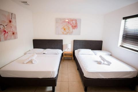 3 Bedroom Miami Home 15 Minutes to the Beach House in Miami Shores