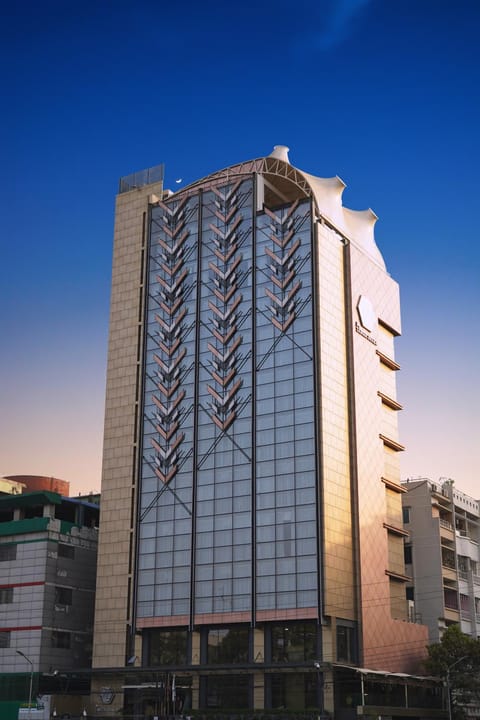 Property building, Day