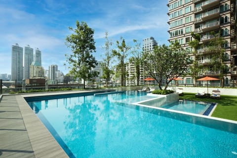 Natural landscape, City view, Pool view, Swimming pool, sunbed