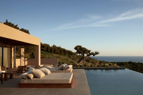 Balcony/Terrace, Sea view, Swimming pool