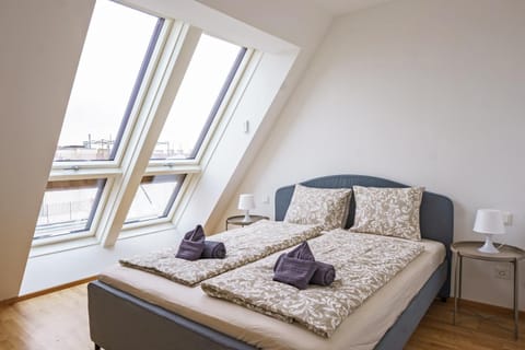 Bed, Photo of the whole room, Bedroom, towels
