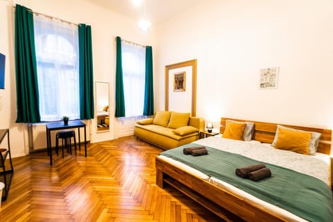 Bed, Seating area, Bedroom