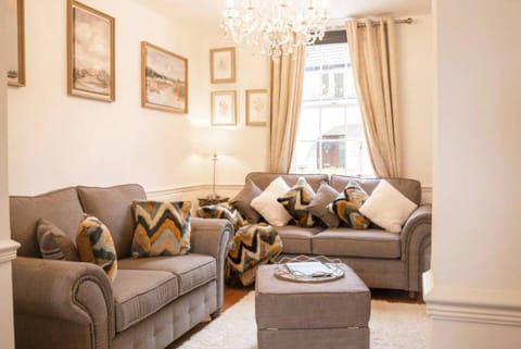 No22 Chester Racecourse Townhouse House in Chester