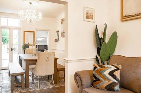 No22 Chester Racecourse Townhouse House in Chester