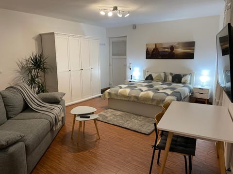 BBQ facilities, TV and multimedia, Bedroom, furniture, wardrobe