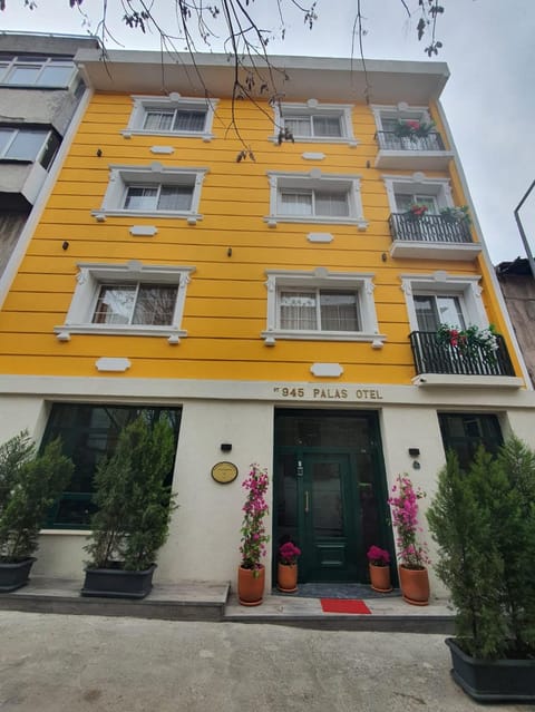 Property building, Day